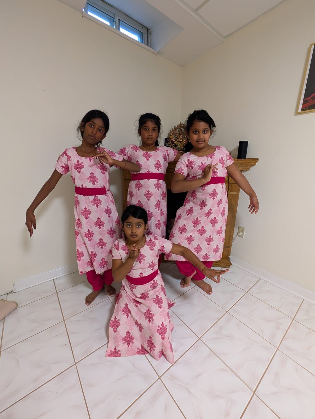 A class at Shanti Kala Nikketan, Scarborough (1 of 2)