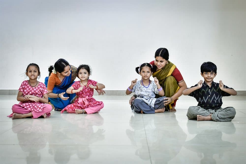 Young children in an introductory Bharatanatyam class